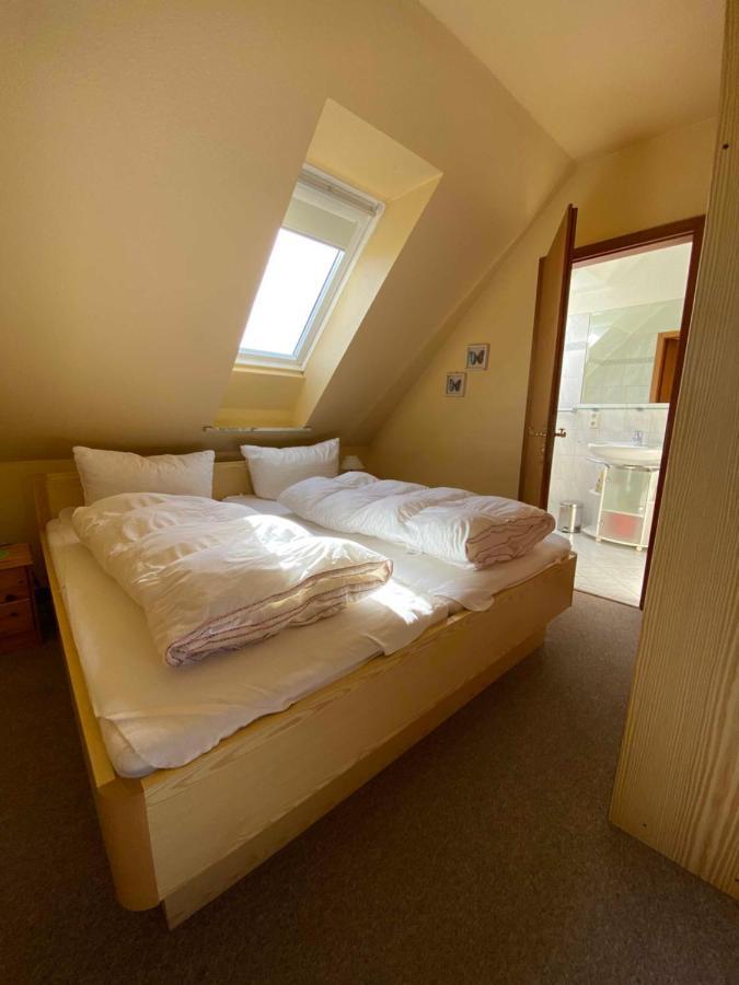 App 2 Hotel Лист Екстериор снимка