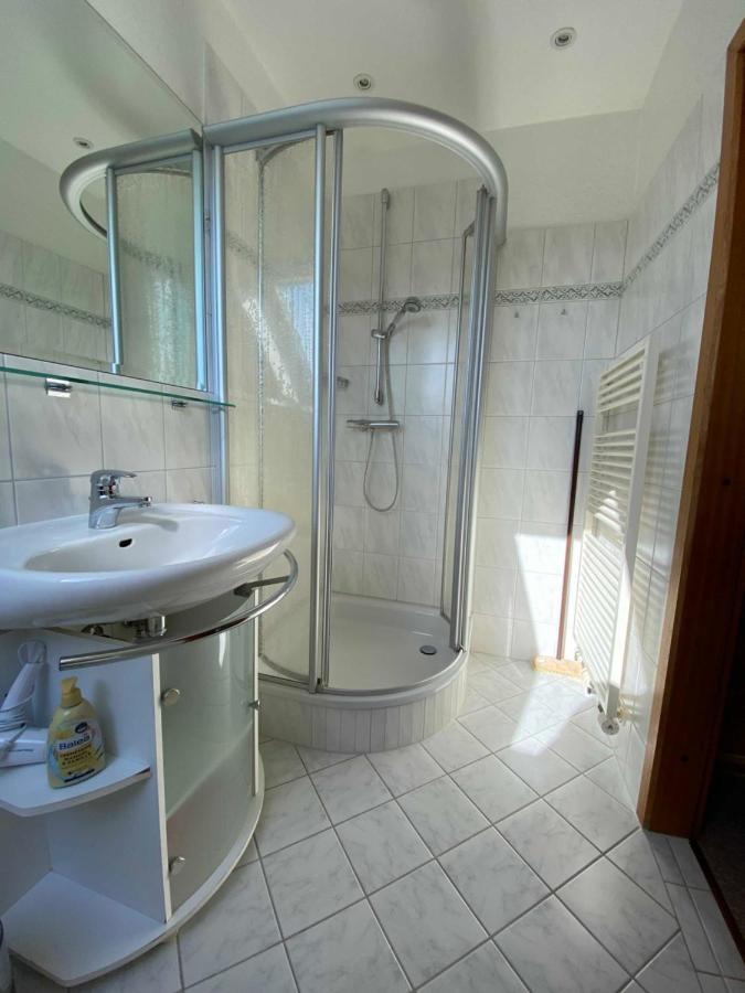 App 2 Hotel Лист Екстериор снимка